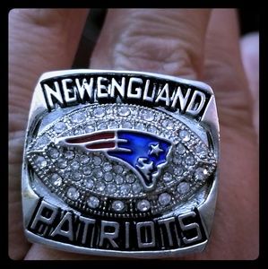 2007 FAN COLLECTIBLE NEW ENGLAND PATRIOTS RING